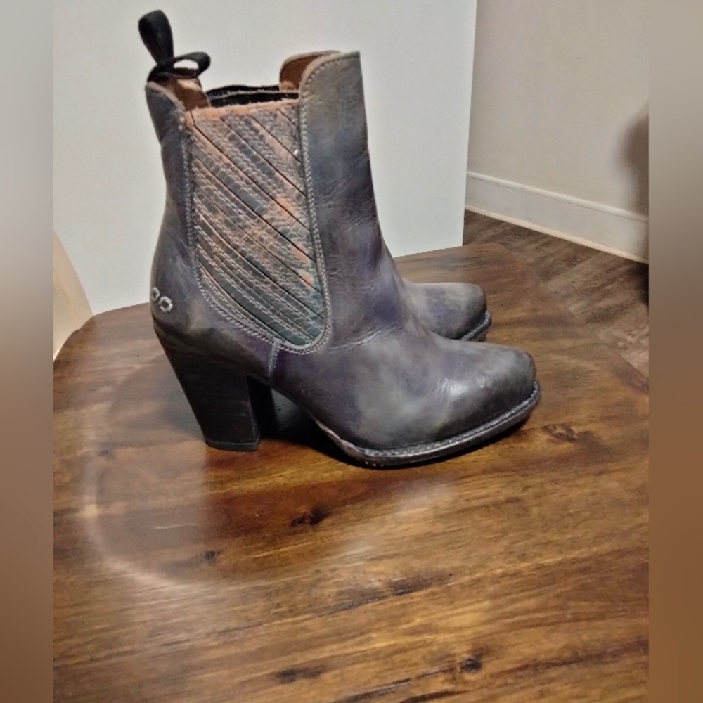 Bed Stu Cobbler Series Distressed Gray leather boots size 8.5